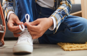 Different ways to tie your shoelaces in style